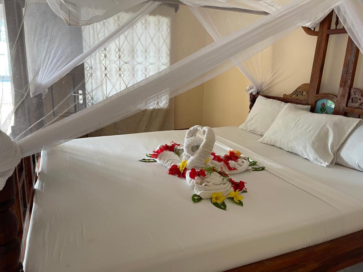 Visitor'S Inn Джамбиани Экстерьер фото
