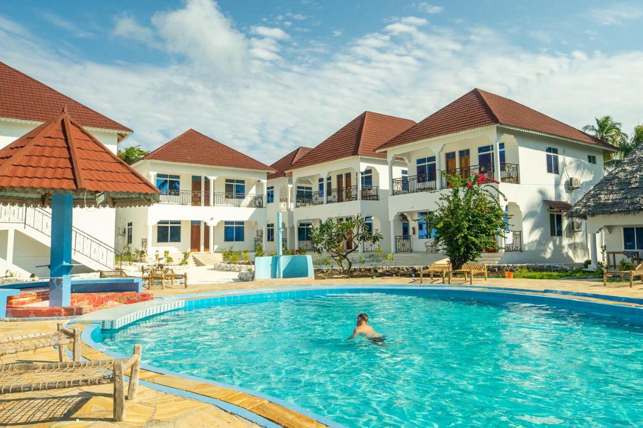 Visitor'S Inn Джамбиани Экстерьер фото