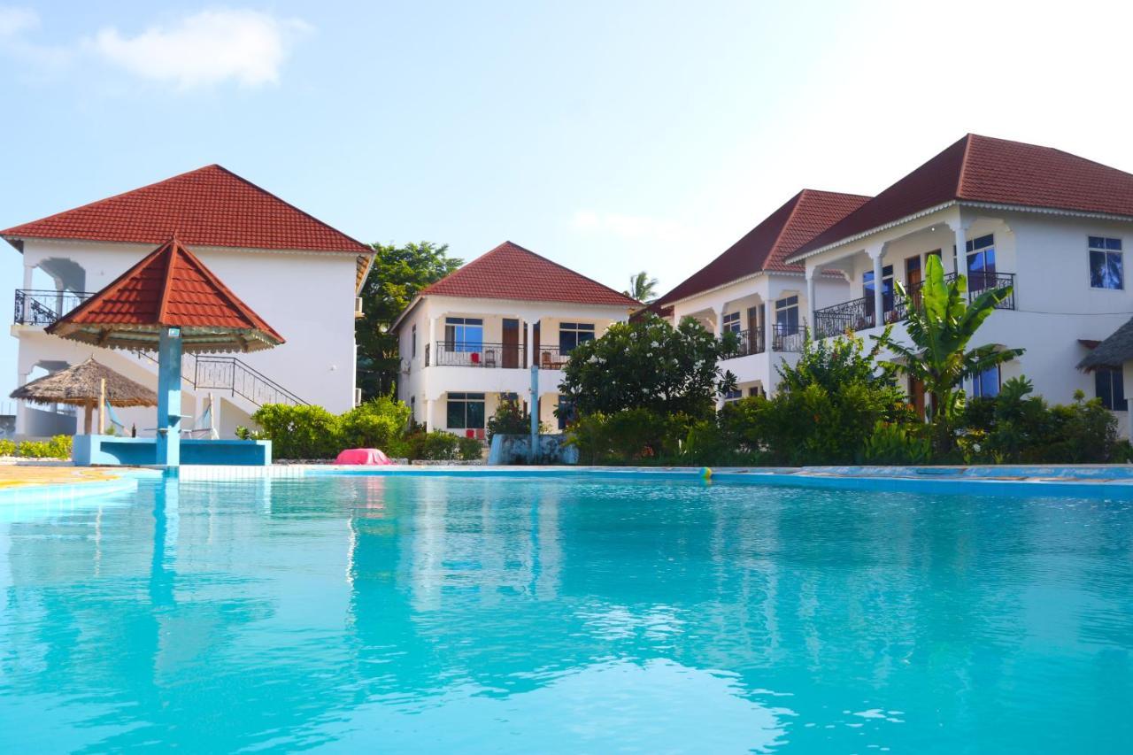 Visitor'S Inn Джамбиани Экстерьер фото