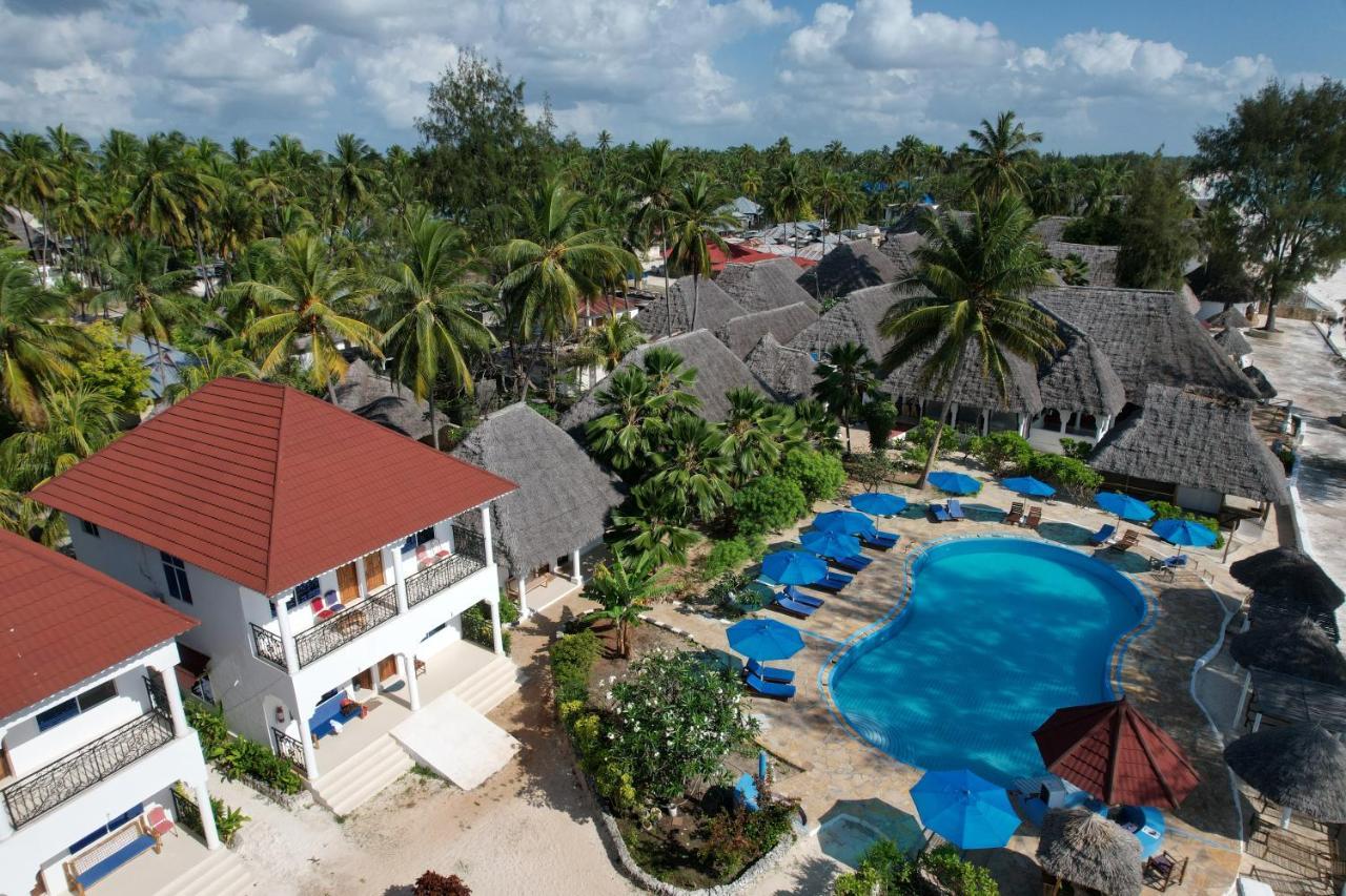 Visitor'S Inn Джамбиани Экстерьер фото