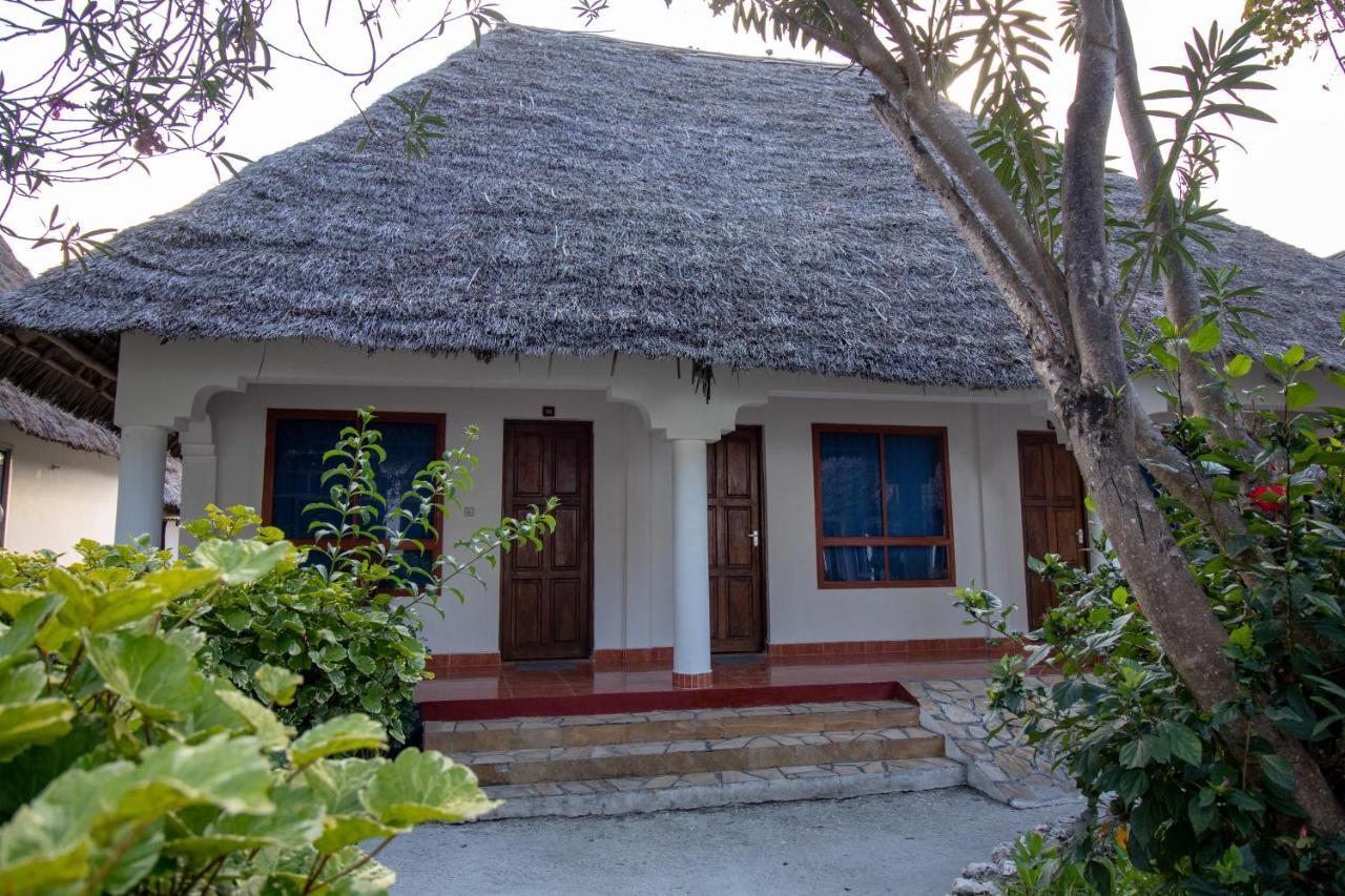 Visitor'S Inn Джамбиани Экстерьер фото