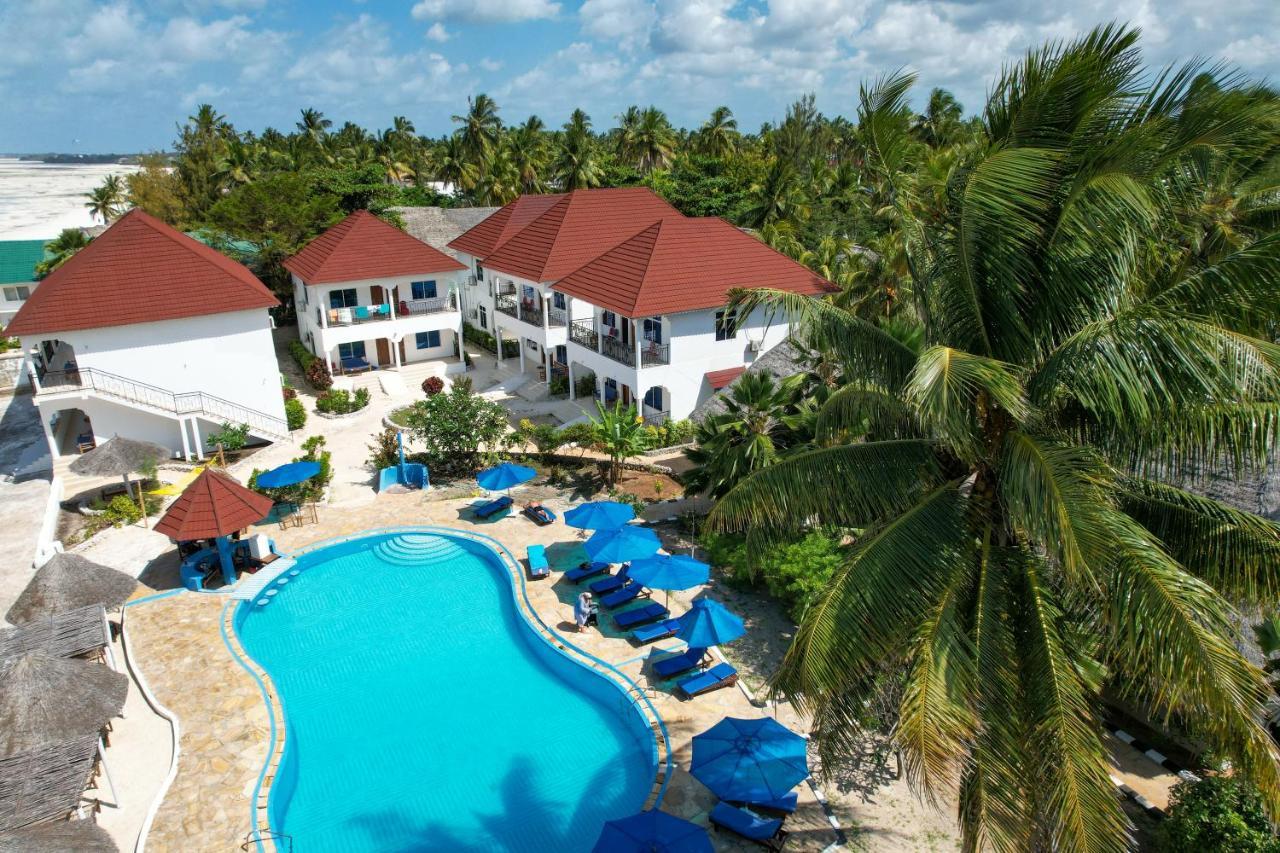 Visitor'S Inn Джамбиани Экстерьер фото